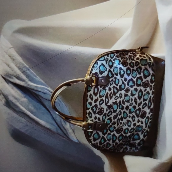 LOUNGEFLY HELLO KITTY BOWLER BAG - Picture 3 of 3